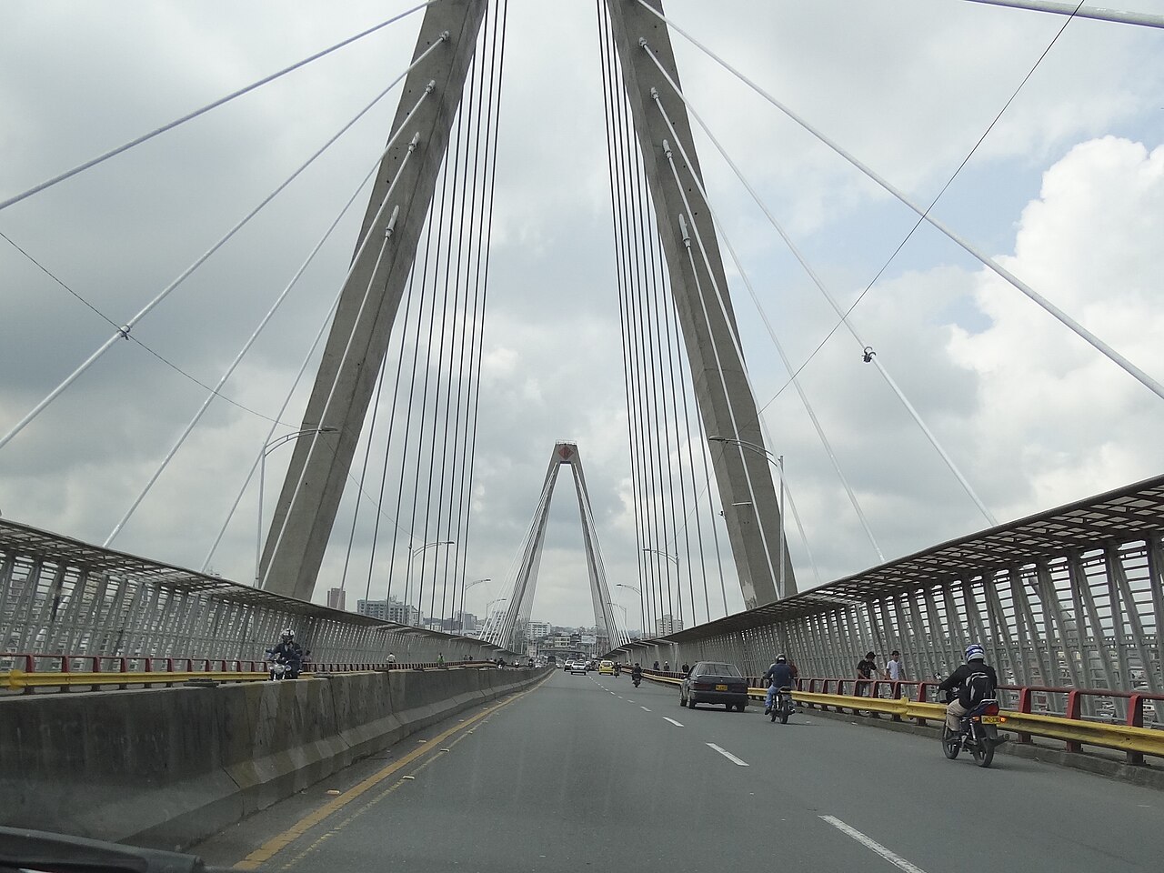 Viaducto César Gaviria Trujillo en Pereira